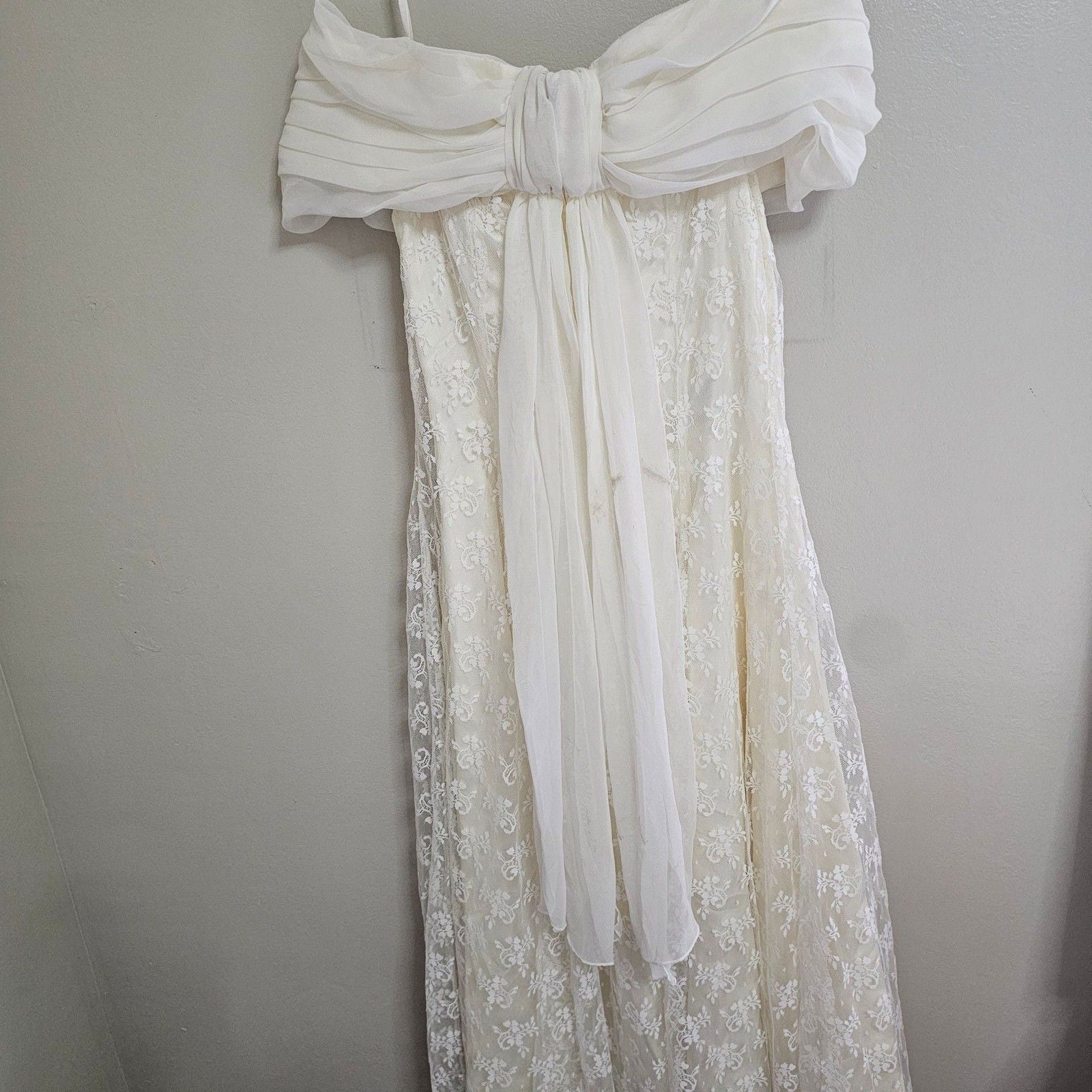 Vintage Scott McClintock Lace Off Shoulder Formal Gown Dress USA Size 10 Vintage