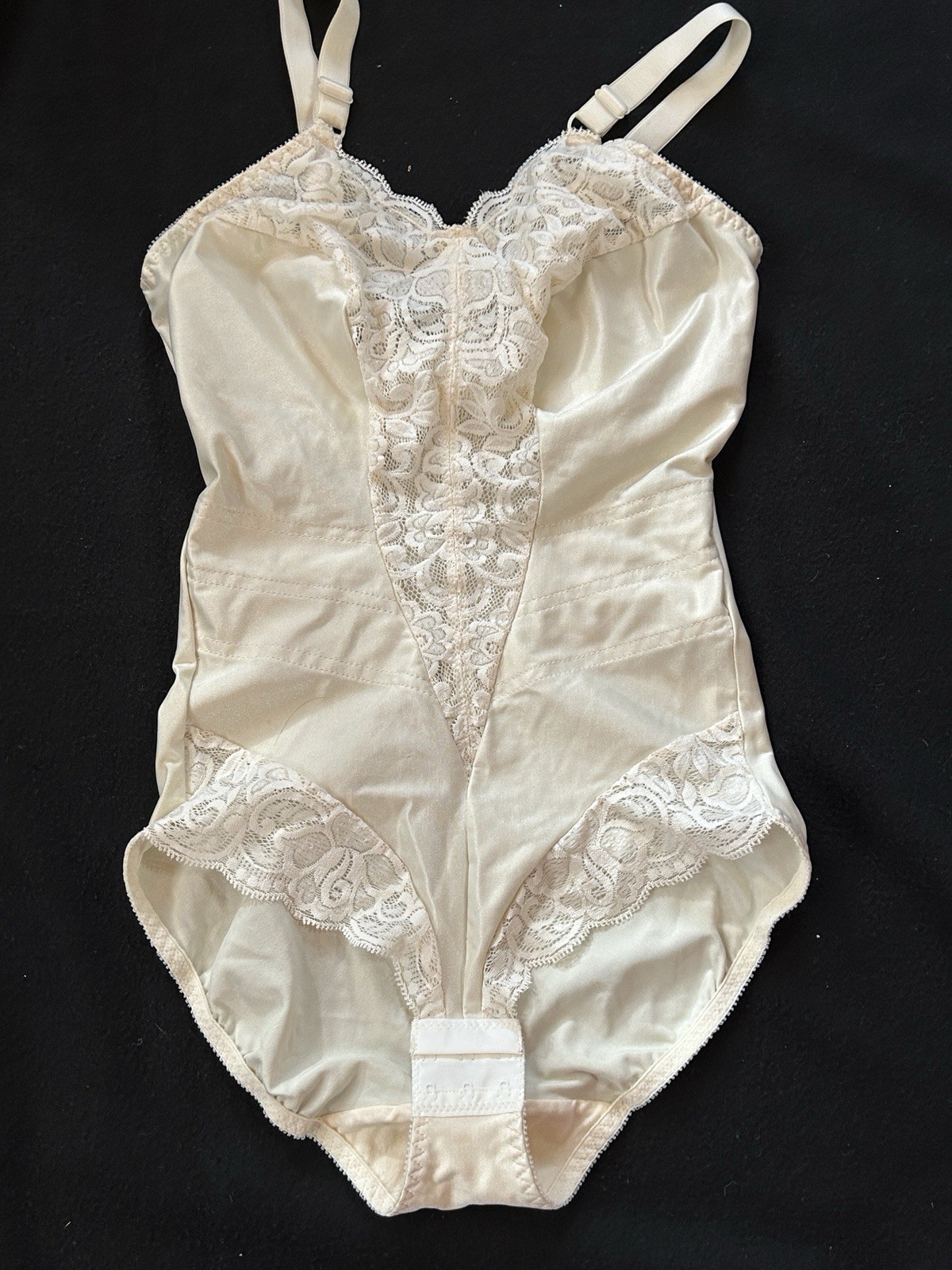 Vtg CROWN-ETTE 7917 Satin Lace Underwire Teddy Bodysuit Shapewear 38B Ivory