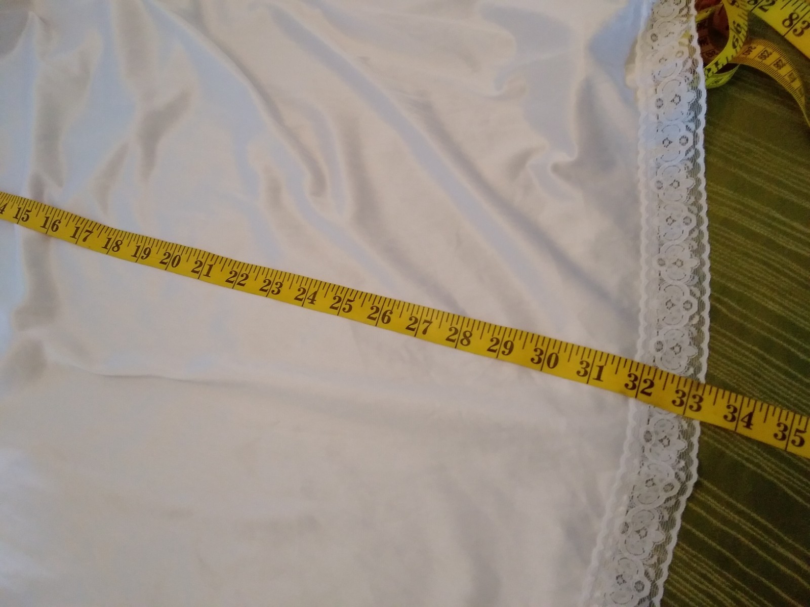 Full Slip 100% Nylon w/Lace Trim Vassarette Silky White SZ 42