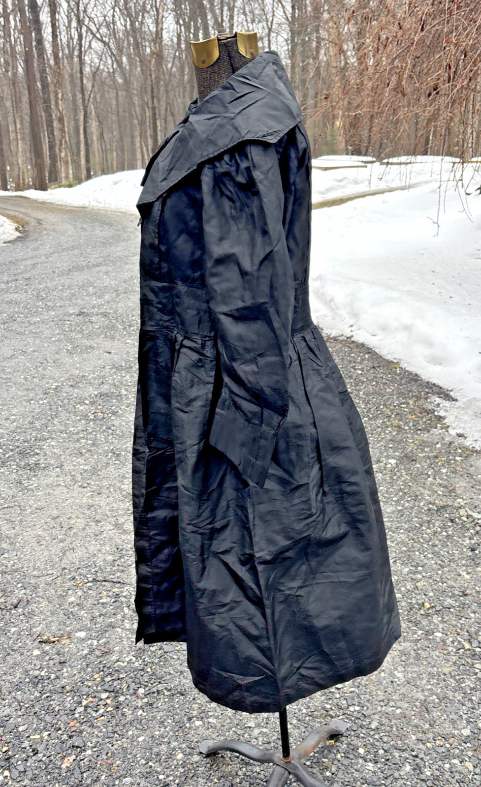 1800&rsquo;s Antique Victorian Ladies Black Silk Taffeta Mourning Coat w/ Large Collar