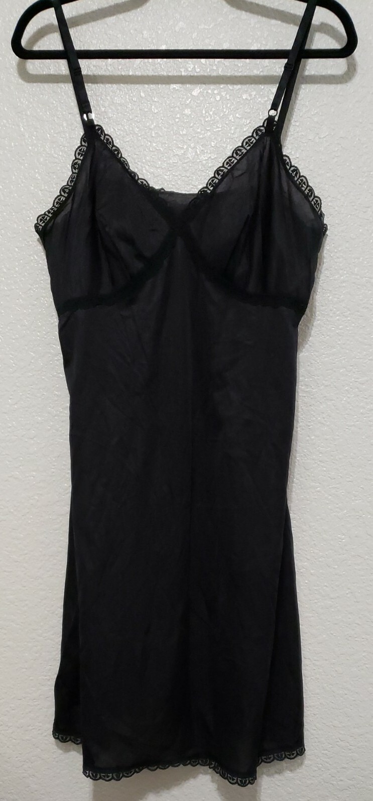 Sears Doesn&rsquo;t Slip Nylon Womens Full Slip. Sz 40. Black.Made in USA.Vintage.