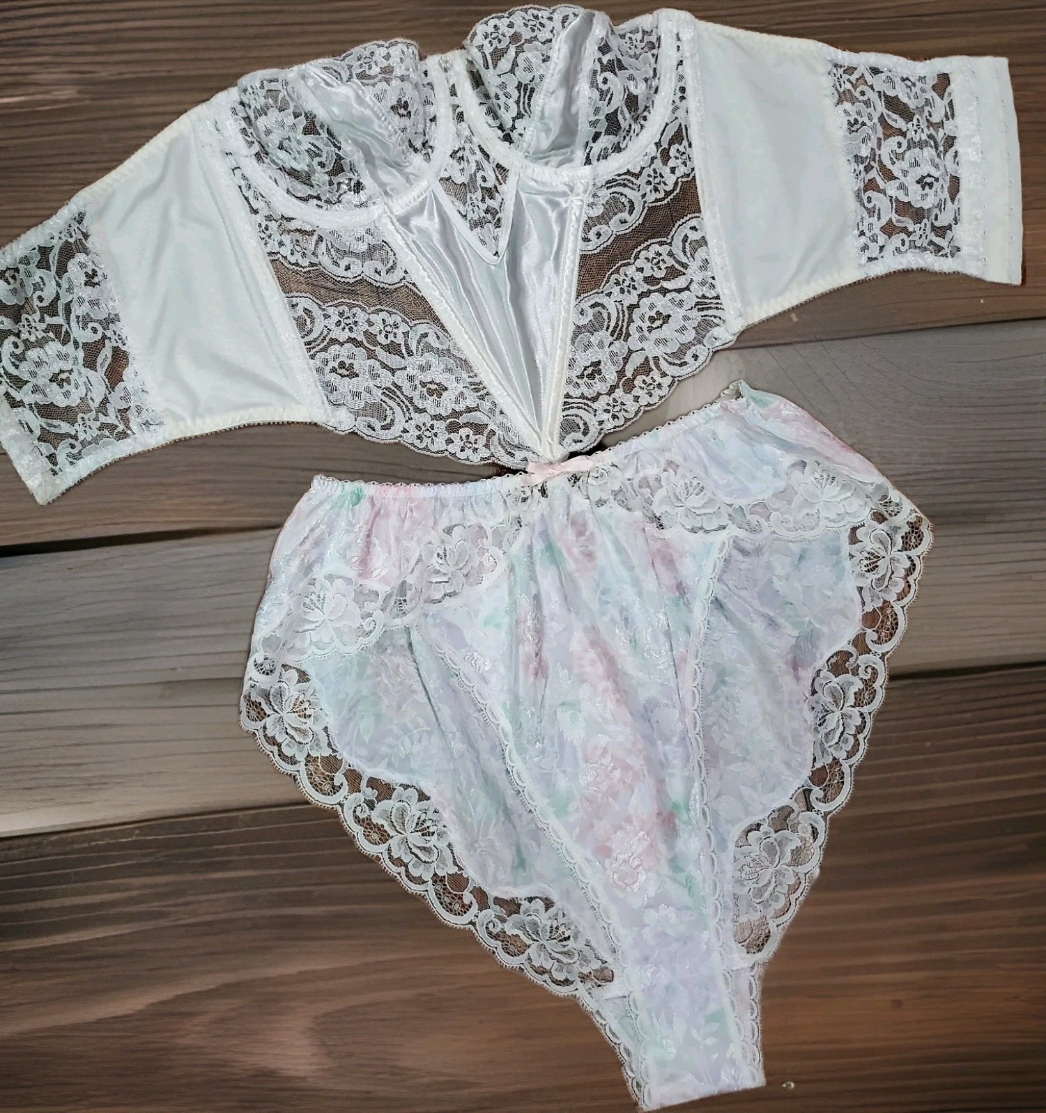 🦢 AUTH VTG CHRiSTiAN DiOR 2 PC LiNGERiE SET SATiN LACE BUSTiER CORSET & SHORTS