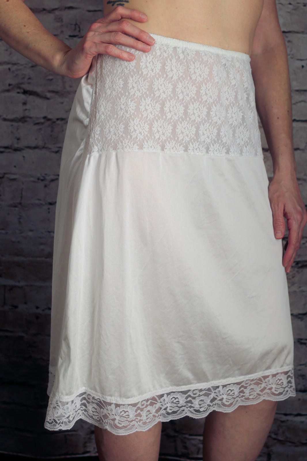 Vintage Retro Boho Glam Pinup Soft Satin Sheer Lace Waist Half Slip Medium White