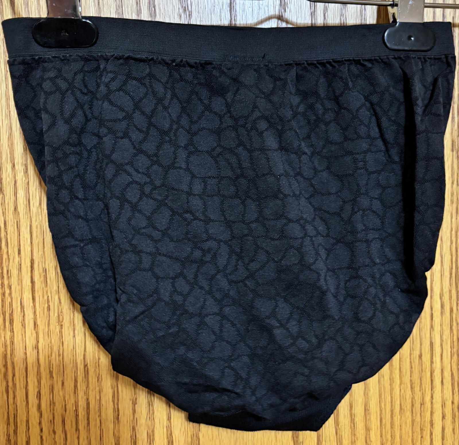 Vanity Fair Seamless Hi-cut Brief style #13-485 size 6 Black/design NWOT
