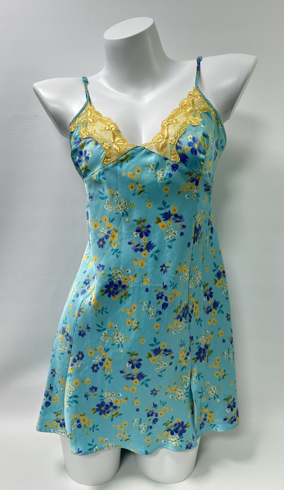 Vintage Y2K Victoria’s Secret Colorful Floral Lace Slip Dress Chemise Sz M 2001
