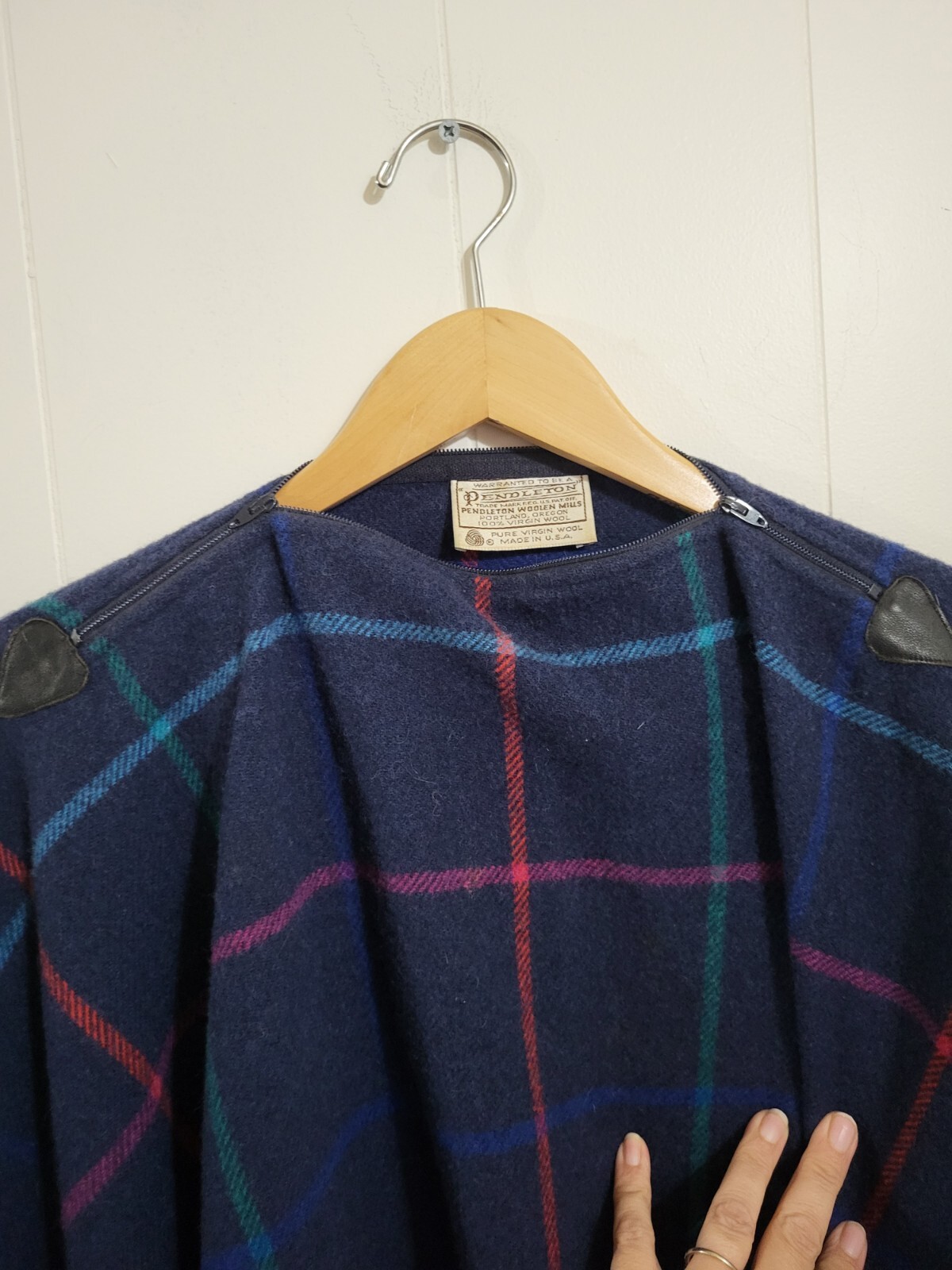 Vtg Pendleton Womans Pancho Navy Plaid 100% Virgin Wool USA Made Classic RARE