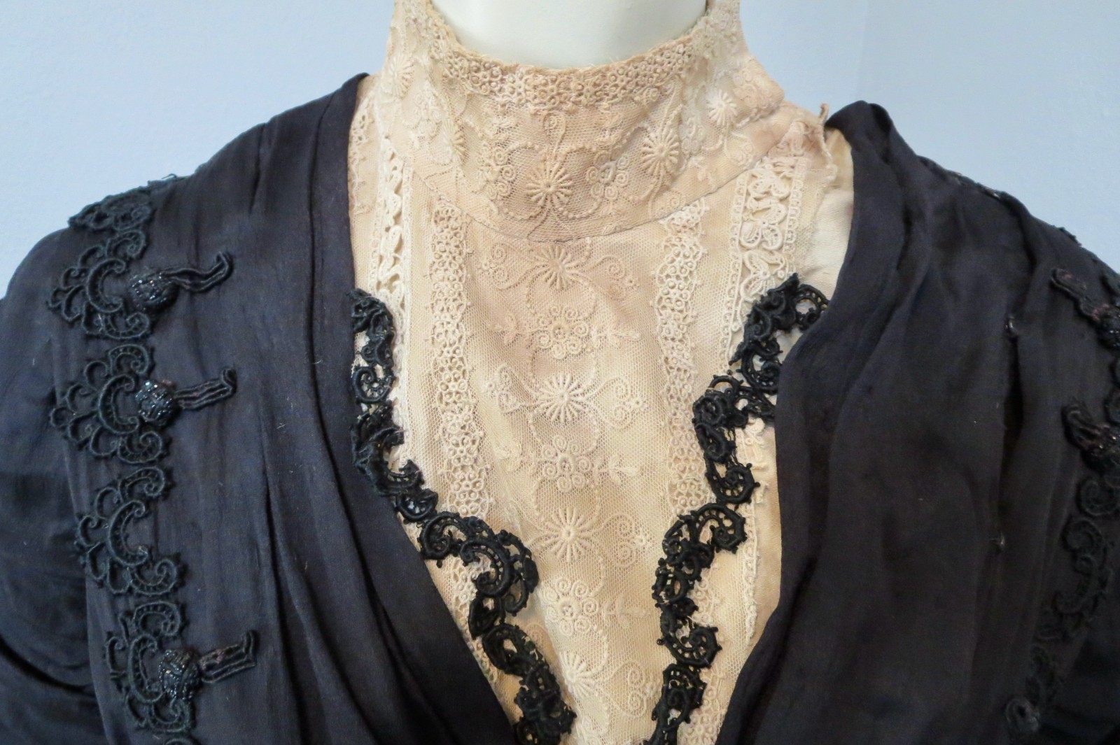 1880s Black Silk Bodice Beading Details & Lace High Neck Interior Corset 32 Bust