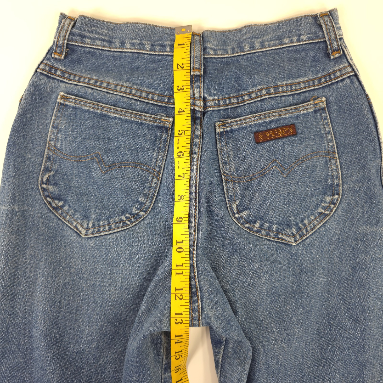 VINTAGE WRANGLER WOMEN&rsquo;S JEANS SIZE 10 AVERAGE MEASUREMENTS 27×32 *100% COTTON*
