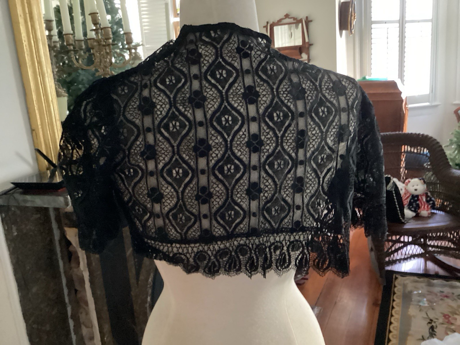 ANTIQUE EDWARDIAN BLACK LACE DRESS JACKET