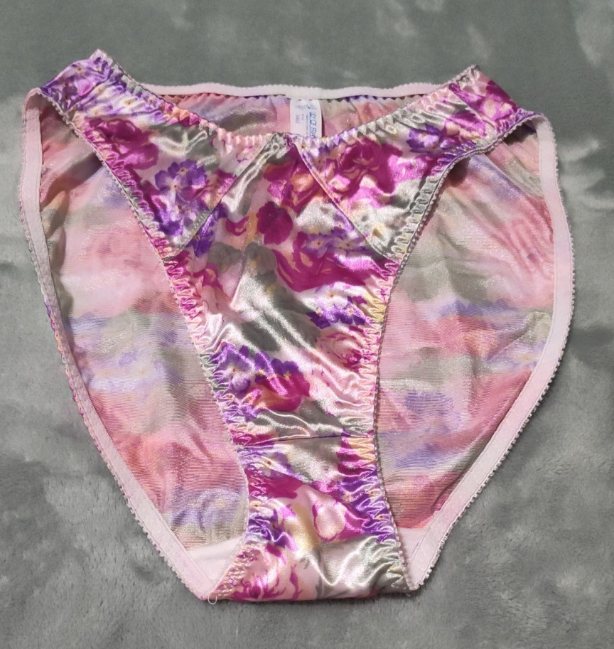 Lily Of France 90s Bikini Panties Size Medium Shiny High Cut Brief Style 3462