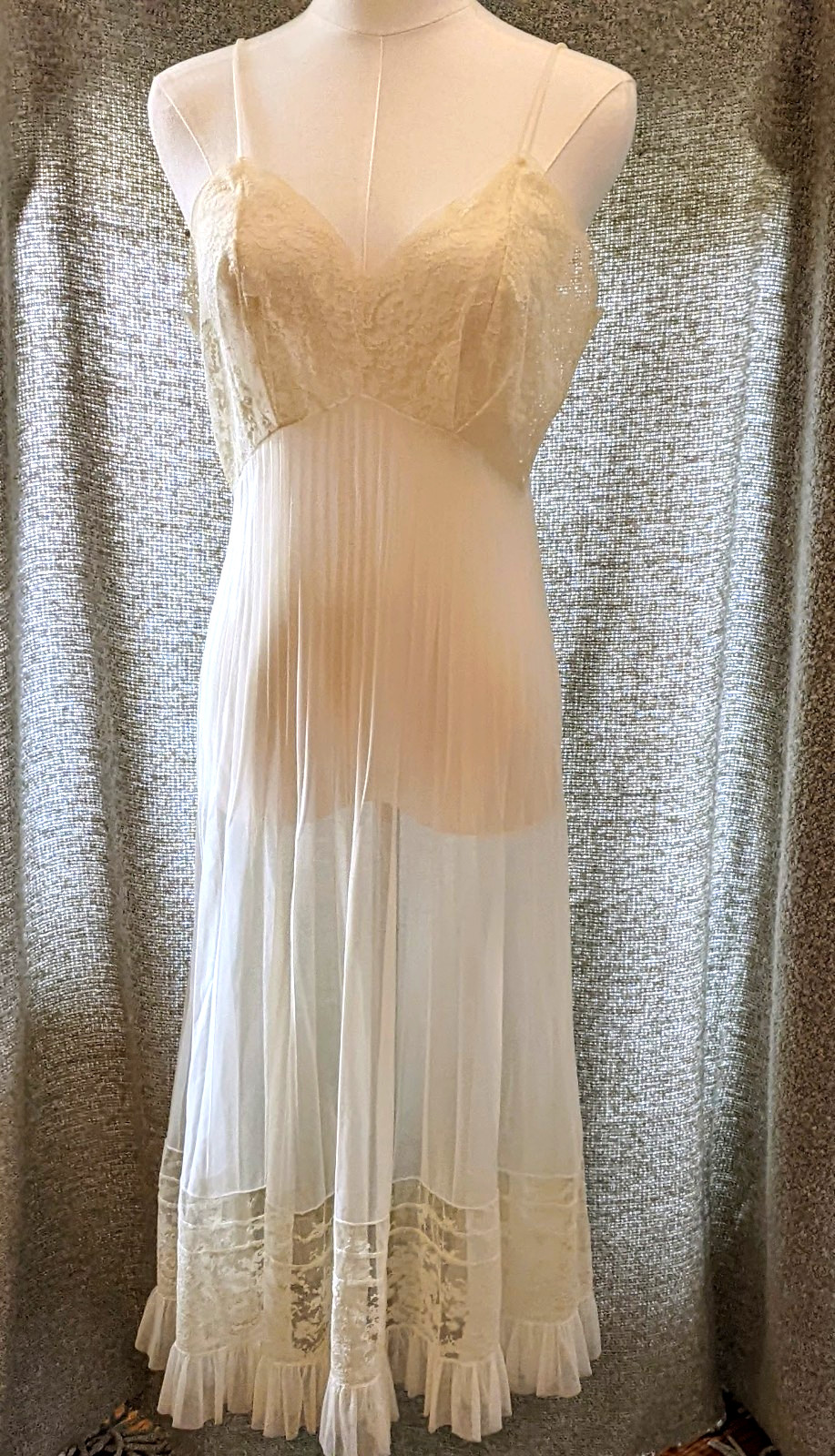 Gorgeous Sheer Lace Bodice & Bottom w/ Soft Pleated Skirt Very Sheer Size S