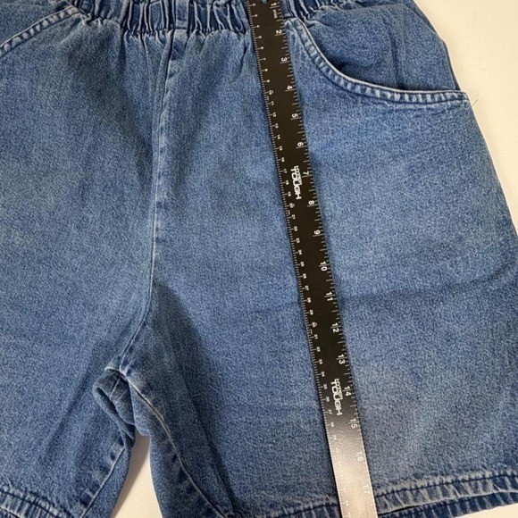 Vintage Ciscane Blues Denim Elastic Waist Shorts (Size 14) Waist 30-32&Prime;