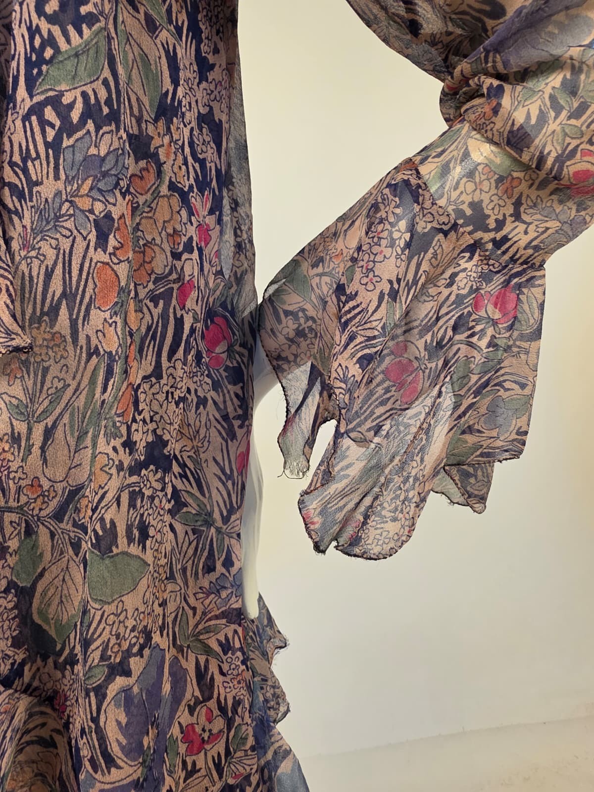 FLAPPER 1920’S FLORAL PRINT SILK CHIFFON DRESS W RUFFLE BOTTOM + MATCHING JACKET