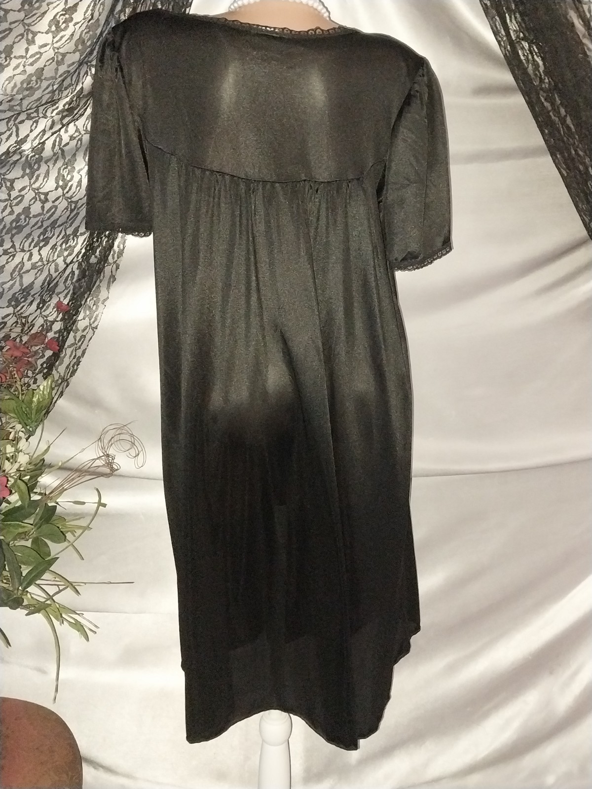 VTG SILKY NYLON FLIMSY THIN EMBRD FLUTTER SLV NIGHTGOWN SHIMMERY SHINES 48&Prime;