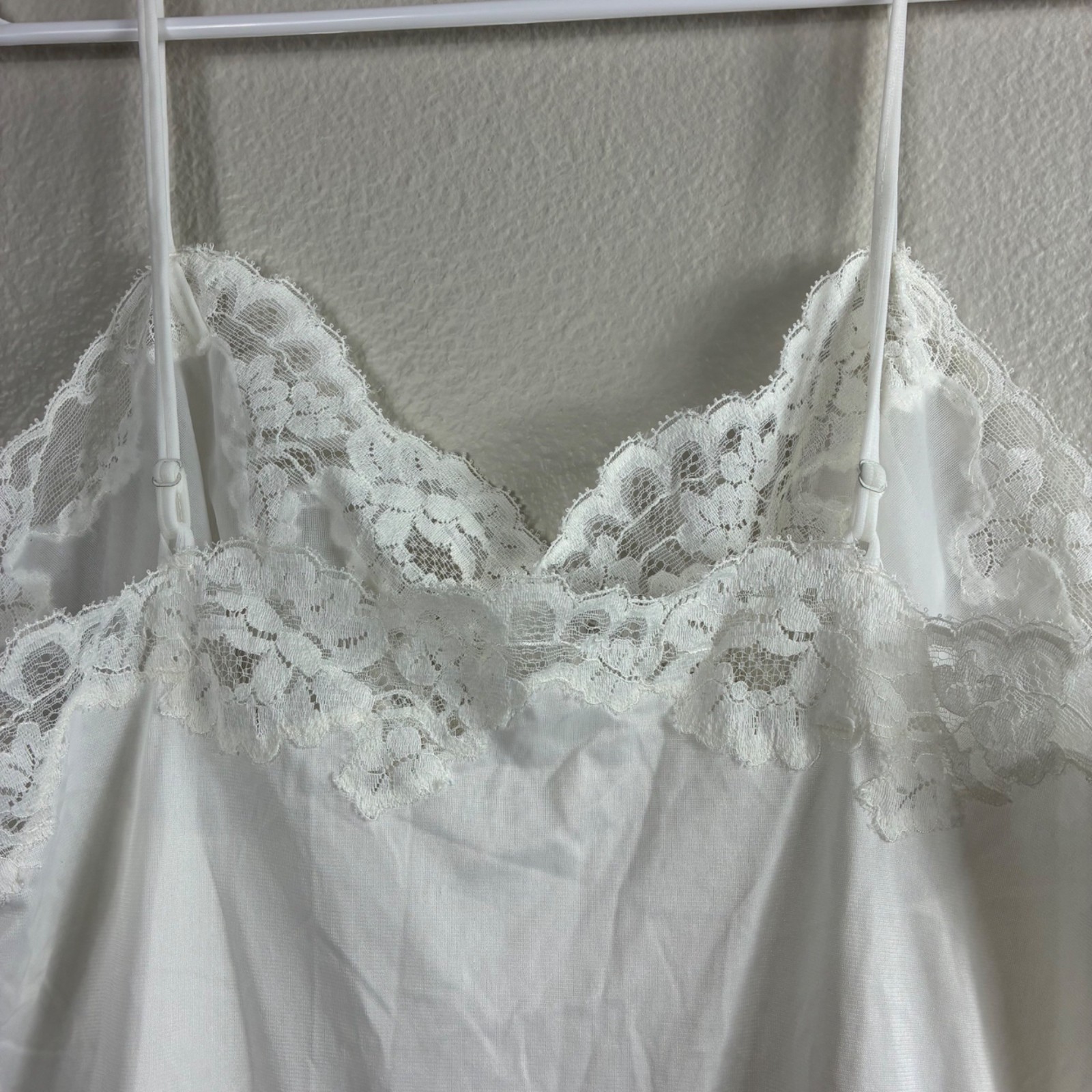 VTG 70s Hollywood Vassarette Ivory Lace Trim Full Slip Dress 36 (M)