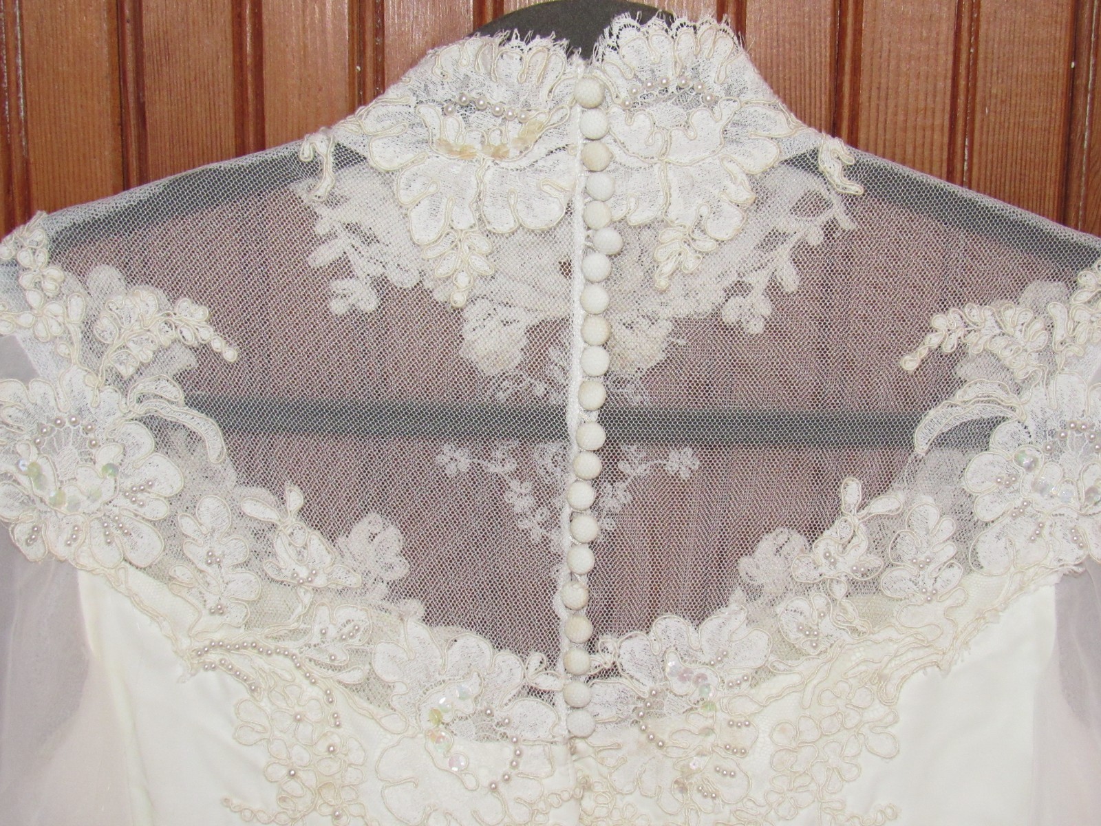 Vintage Chiffon High Neck Lace Mesh Embroidered Wedding Dress With Train