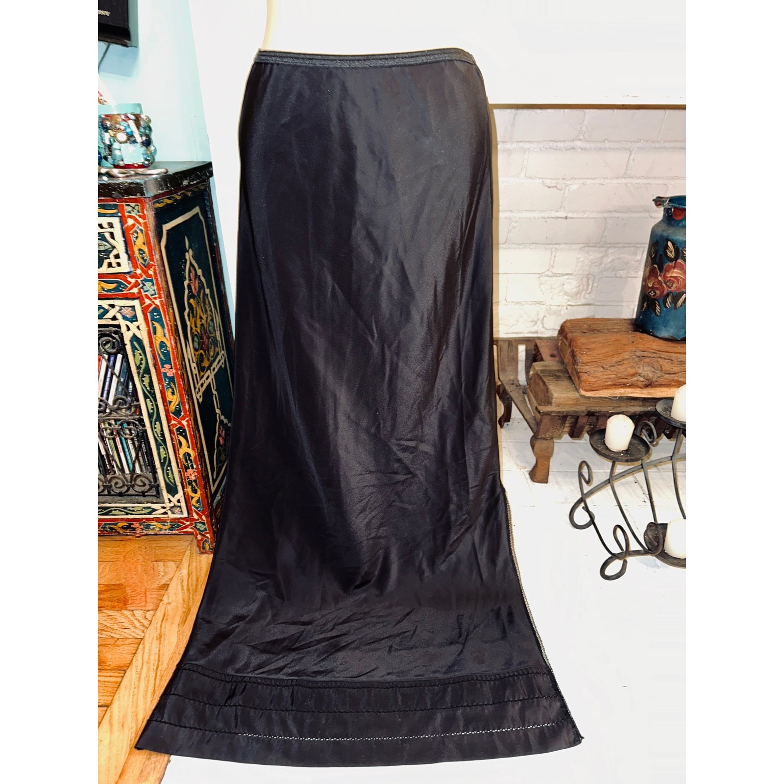 VINTAGE 60&rsquo;s 70&rsquo;s LADY LYNNE SAKS FIFTH AVENUE YOUNG DIMENSIONS BLACK MAXI SLIP