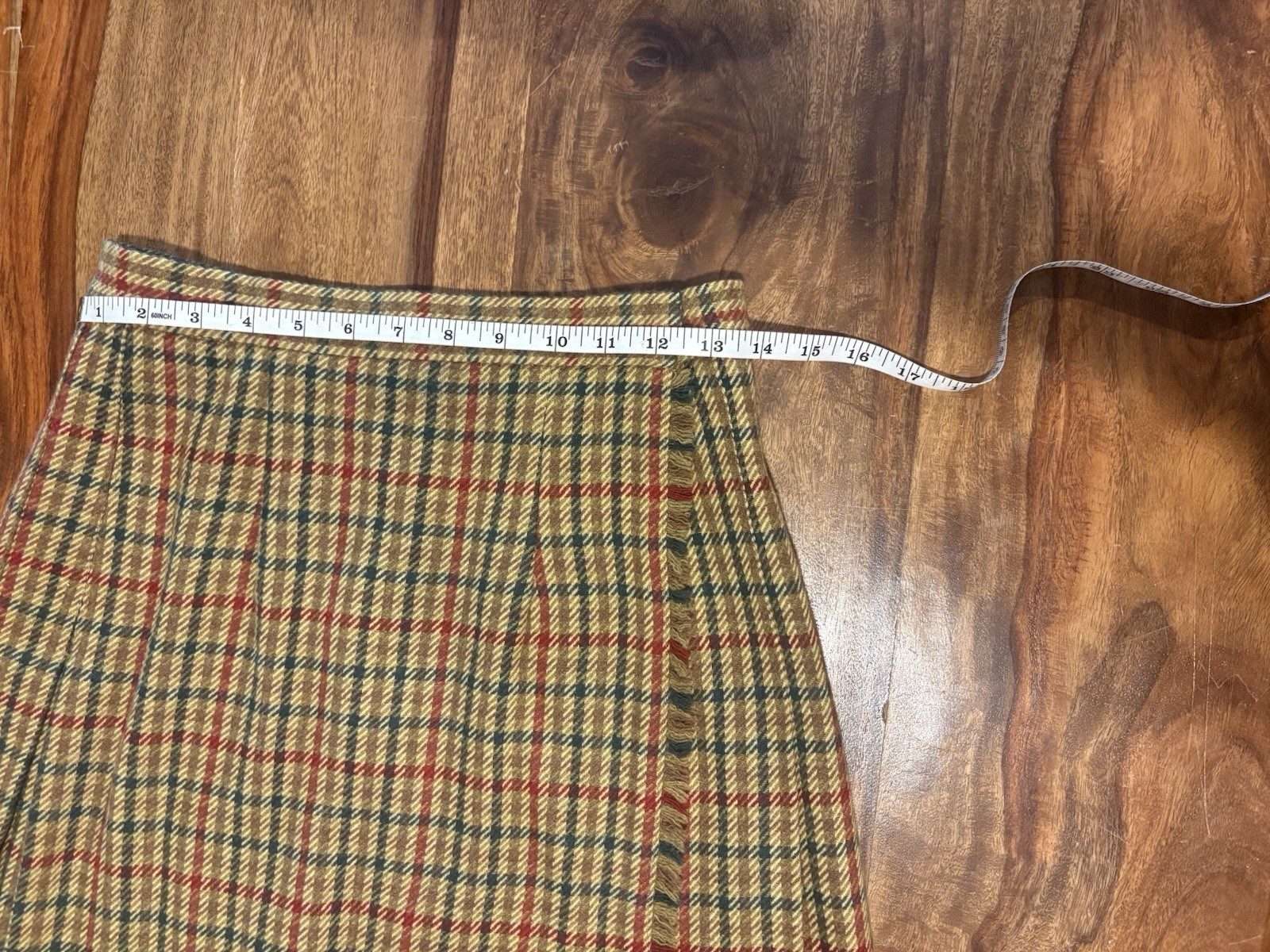 Vintage Austin Reed 100% Lambswool Pleaded Wrap Skirt Women’s ￼ Size 6 ￼