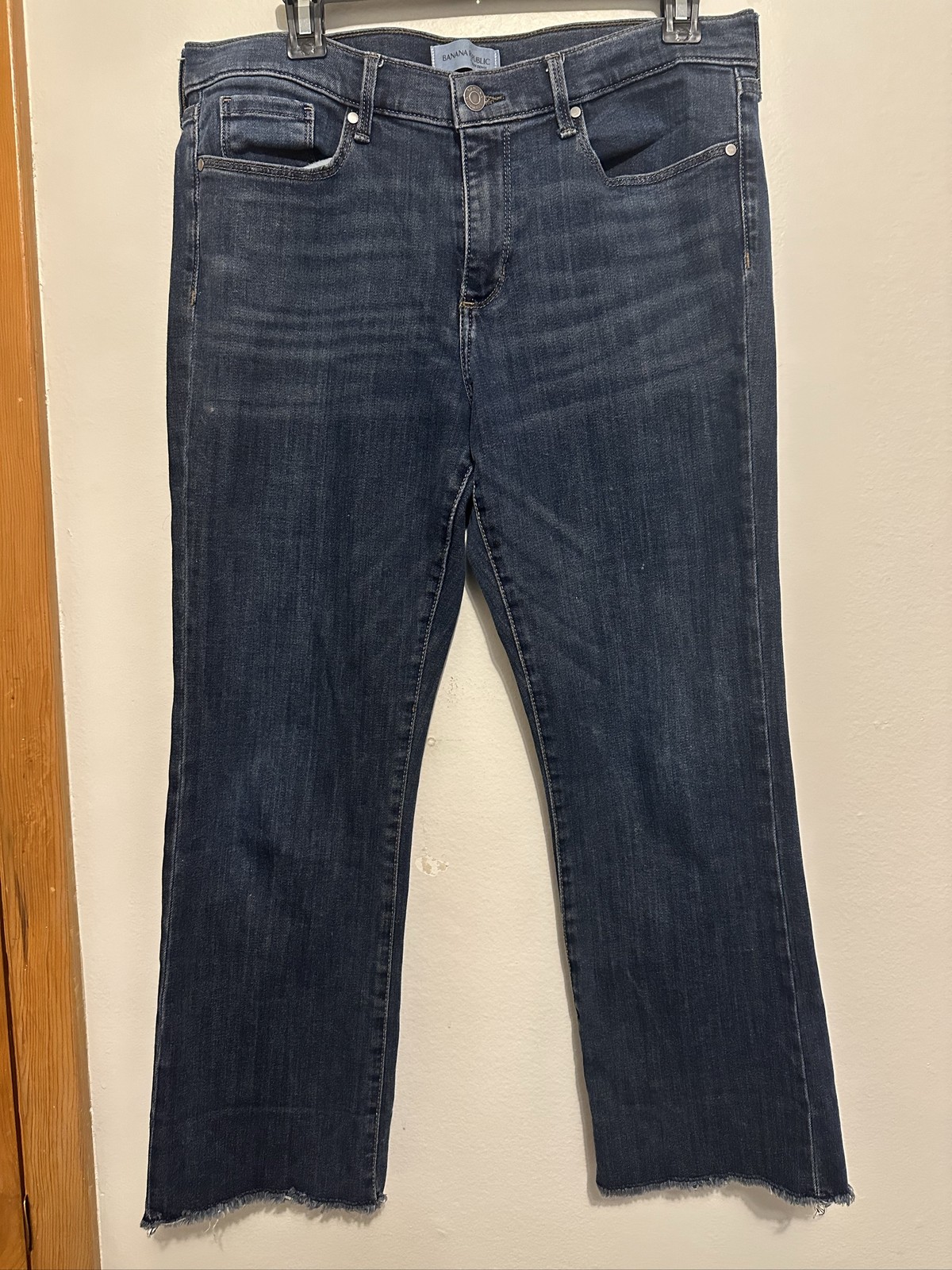 BANANA REPUBLIC Women&rsquo;s 30 Blue Mid Rise Crop Flare Raw Jeans