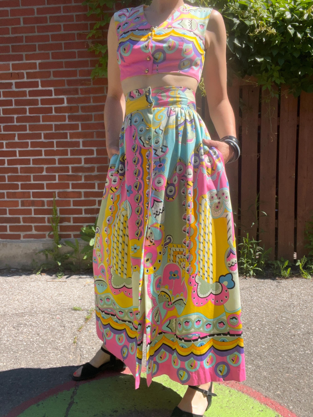 PUCCI-RIFFIC Vintage 1960s 2pc Psychedelic Silkscreened Cotton Skirt & Top