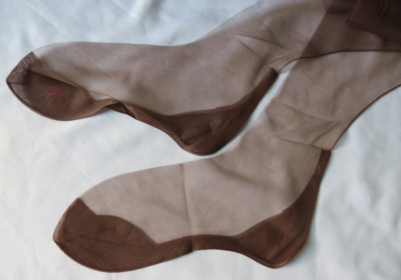 2 Pair NOS Vtg Schiaparelli FF Cuban Plain SEAMED Silky Nylon STOCKINGS sz 9 30&Prime;