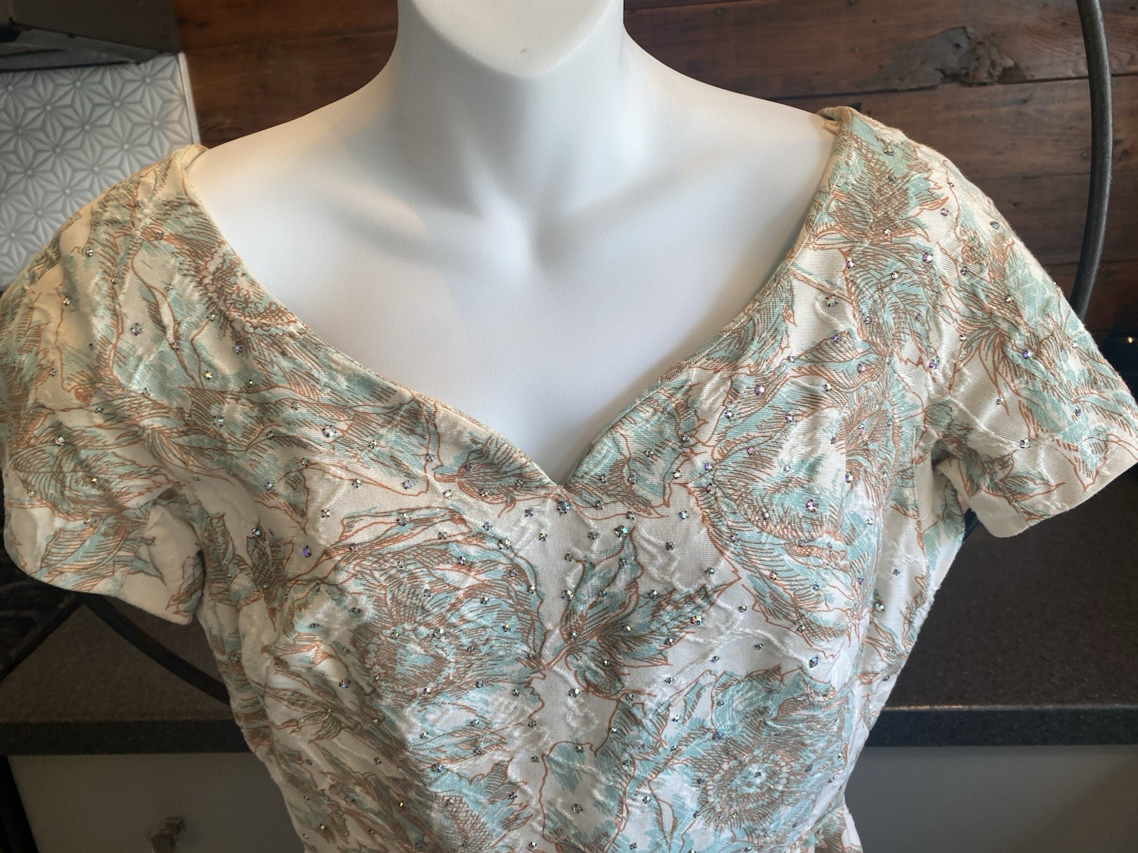 True VTG 1950s/60s Sequined All Over Floral Cocktail Dress Peach Ivory Aqua S/M