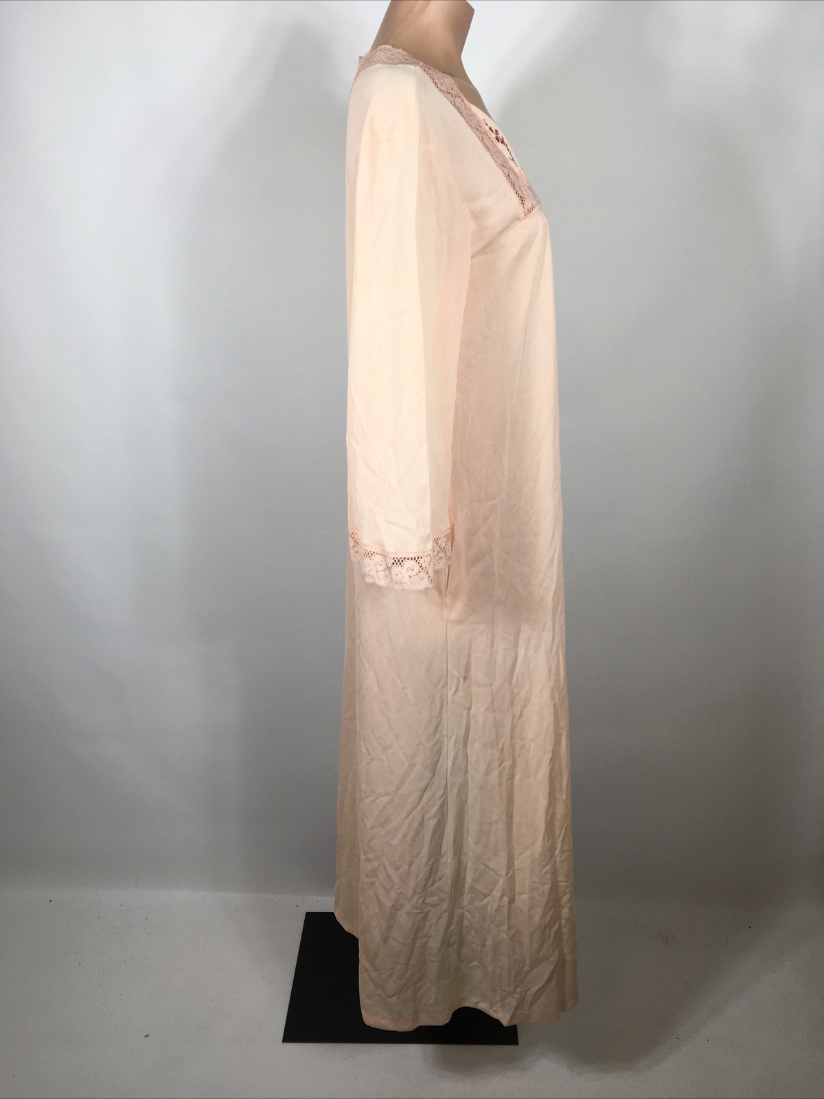 VINTAGE GOSSARD ARTEMIS PINK SIZE MEDIUM NIGHTGOWN Rove Floral Lace Zip Front