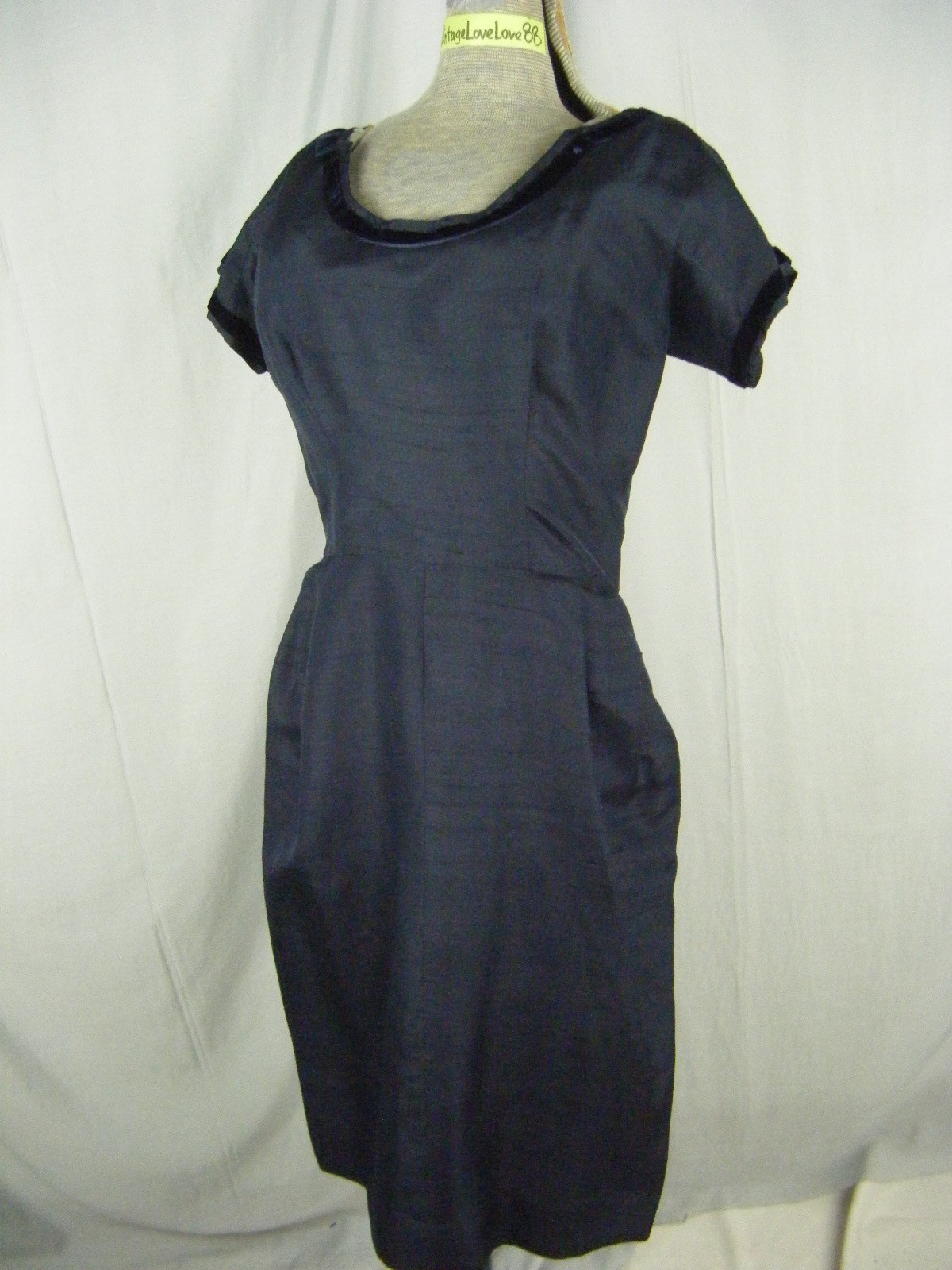 Vtg 50-60s Navy Blue Lt Weight Silk Crepe Hour Glass Dress w/Velvet-Bust 36/2XS