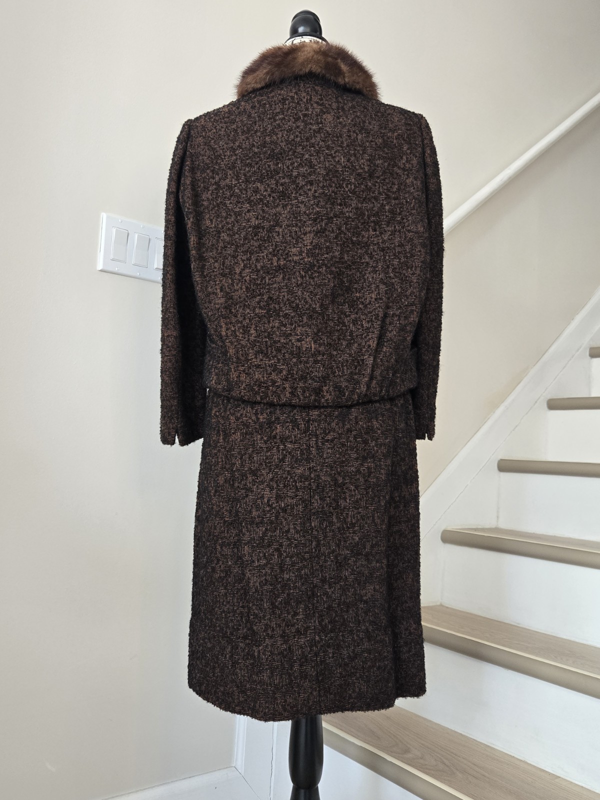 Teed Suit Dark Brown Flecked Wool Jacket With Mink Collar & Pencil Skirt 1960&rsquo;s