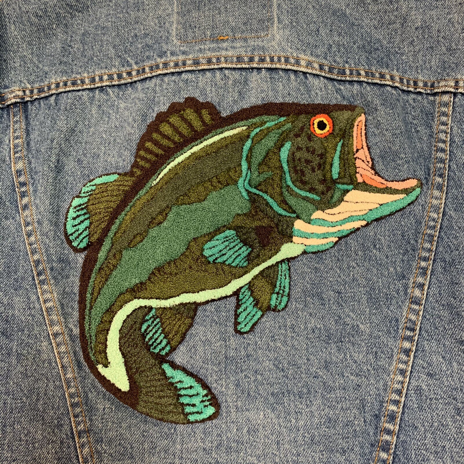Womens Vintage Levis Denim Jacket Medium 12/14 57598 Embroidered Fish Patch Bass
