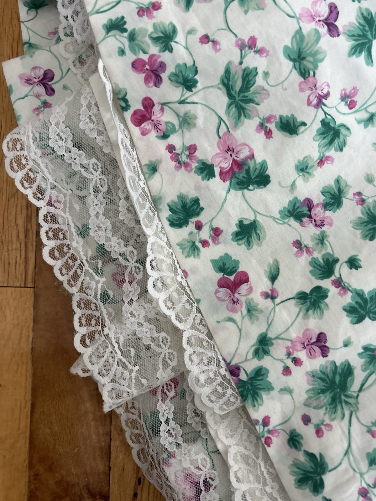 Victorian Prairie Dress Puff Sleeve Bustle Back Ruffles Violet Violets M/L
