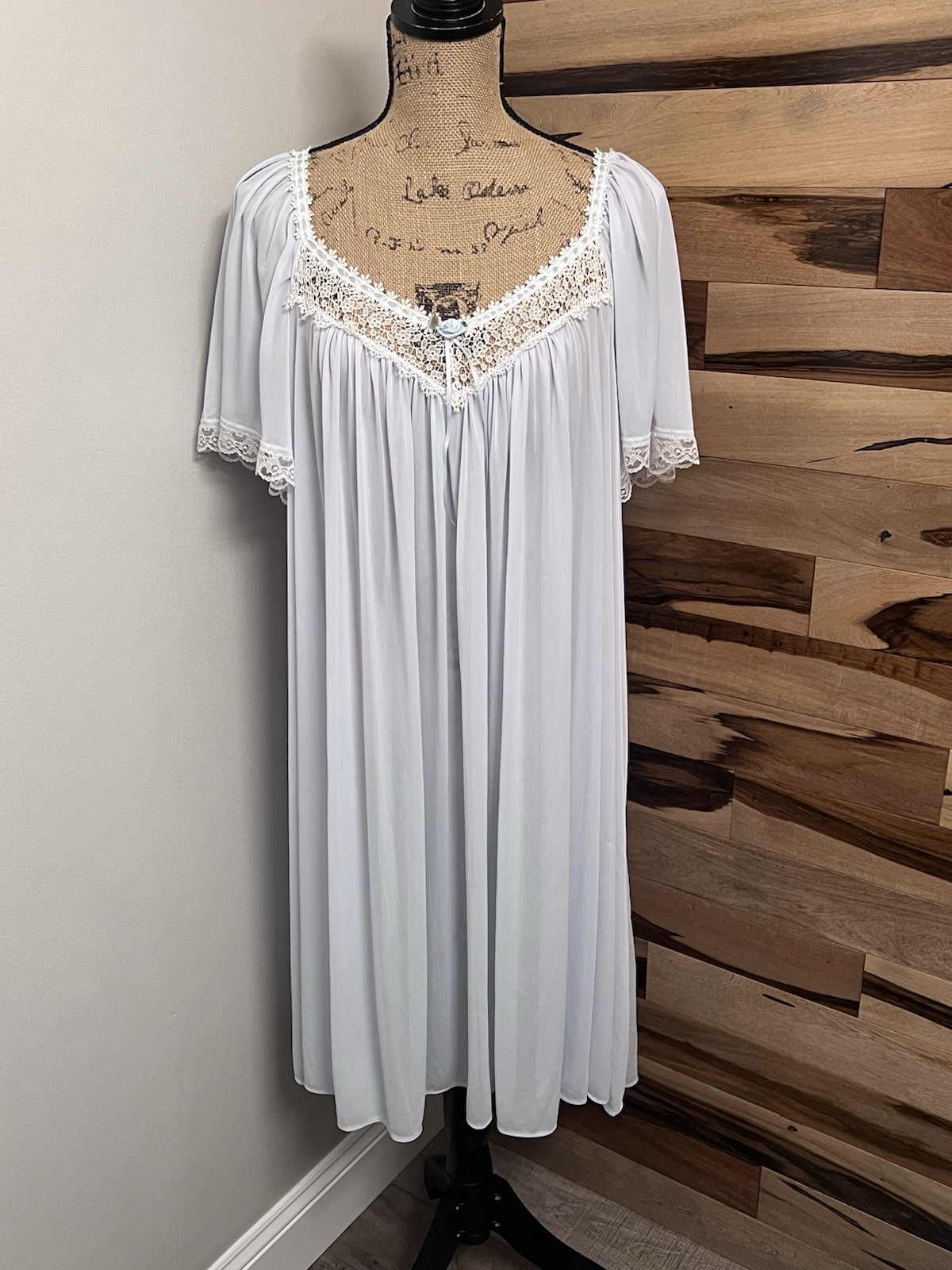 VINTAGE by MISS ELAINE SOFT BLUE NYLON WHITE LACE NIGHTGOWN MADE IN USA SIZE 3X