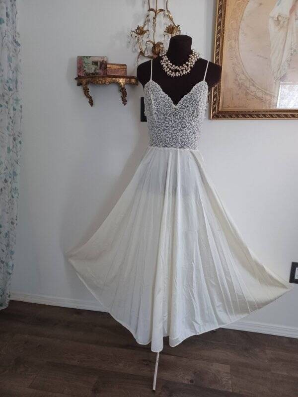 Vintage Gorgeous Nightgown Dress Vaserette 80&rsquo;s Gown Wedding Night Glam