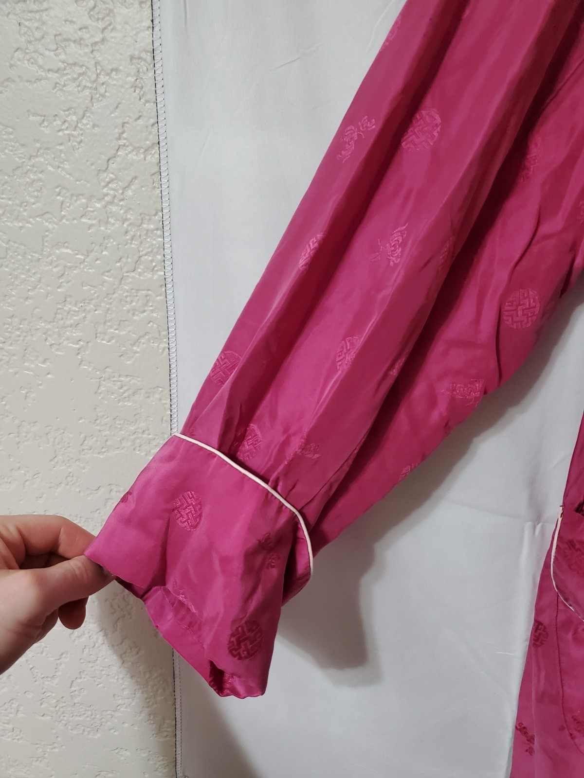 Vintage Solz Squirrel Kimono Robe Silk Magenta Size Large Belted Oriental Pocket