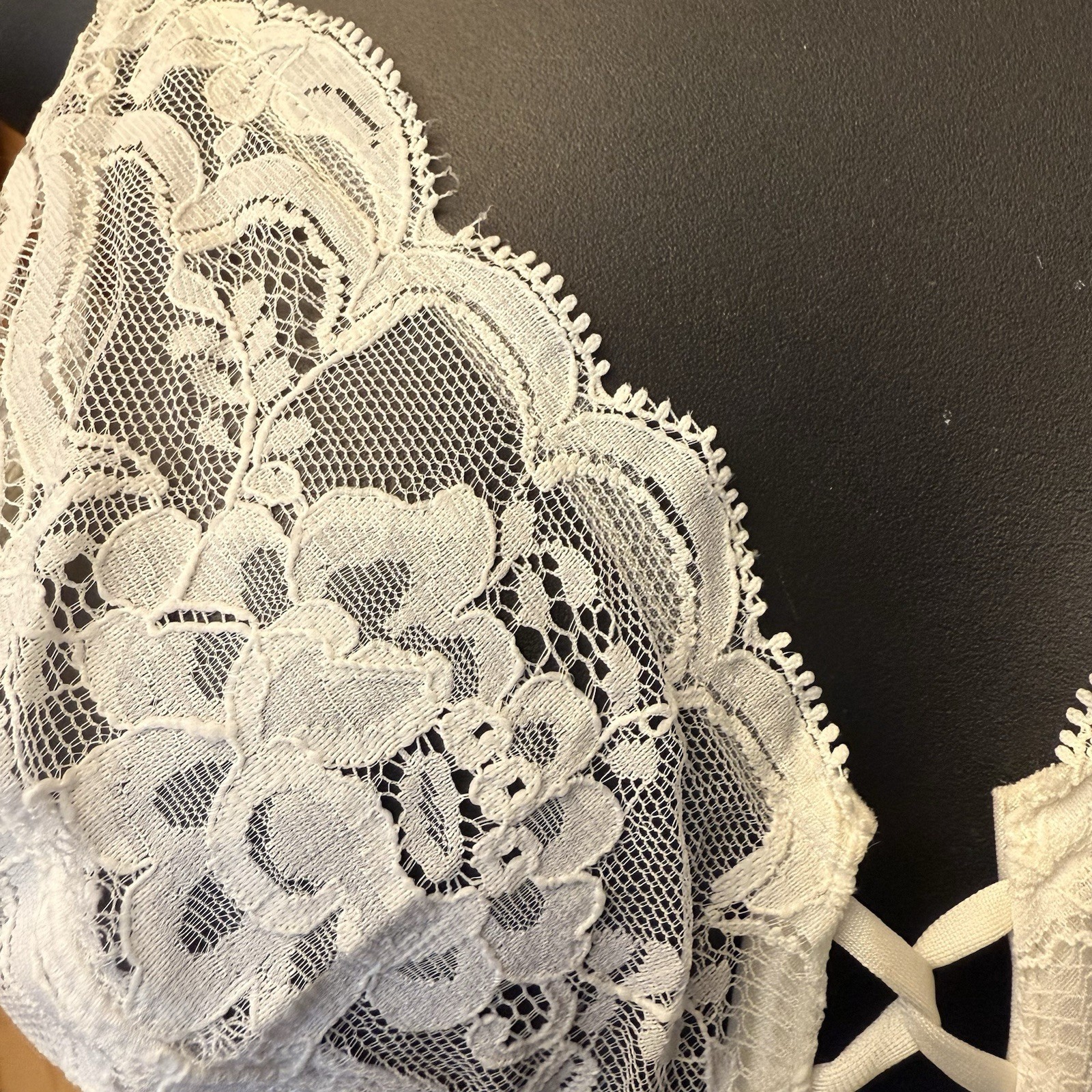 Vintage Vanity Fair Bra 32D Sheer White Nylon Lace Floral Full Figure Underwire