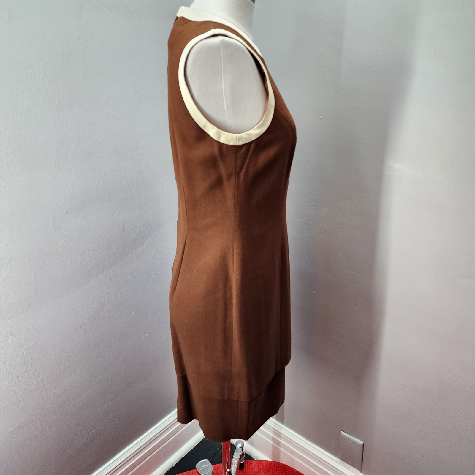 80s Donna Ricco Brown Cream Mod Sheath Dress Sleeveless – S