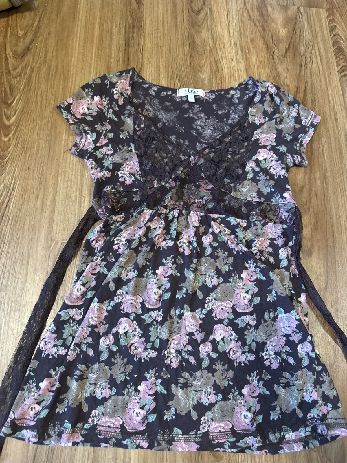 Vintage Y2K L.E.I. Lei Floral Babydoll Top with Lace Tie Back L Vintage Fit Long