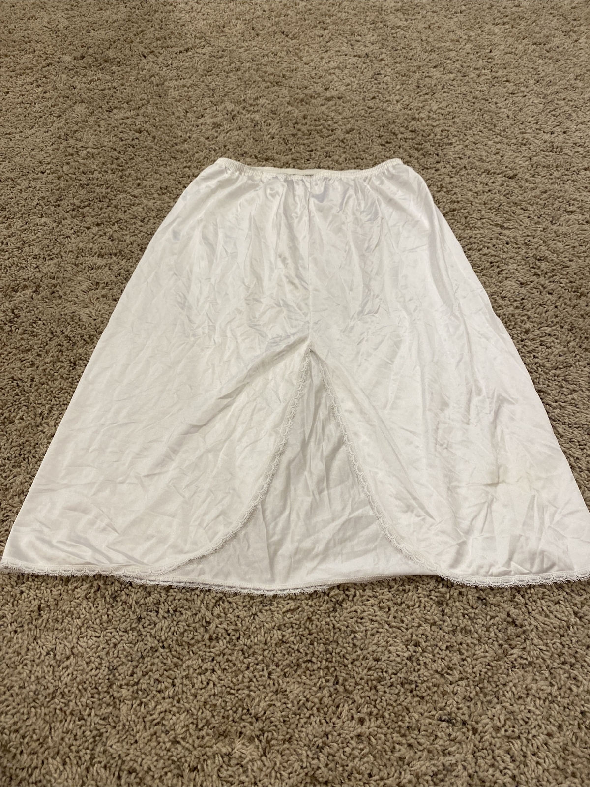 Vanity Fair White Half Slip Size Small 38 Measures 22-32 Waist 23.5 Inches Long