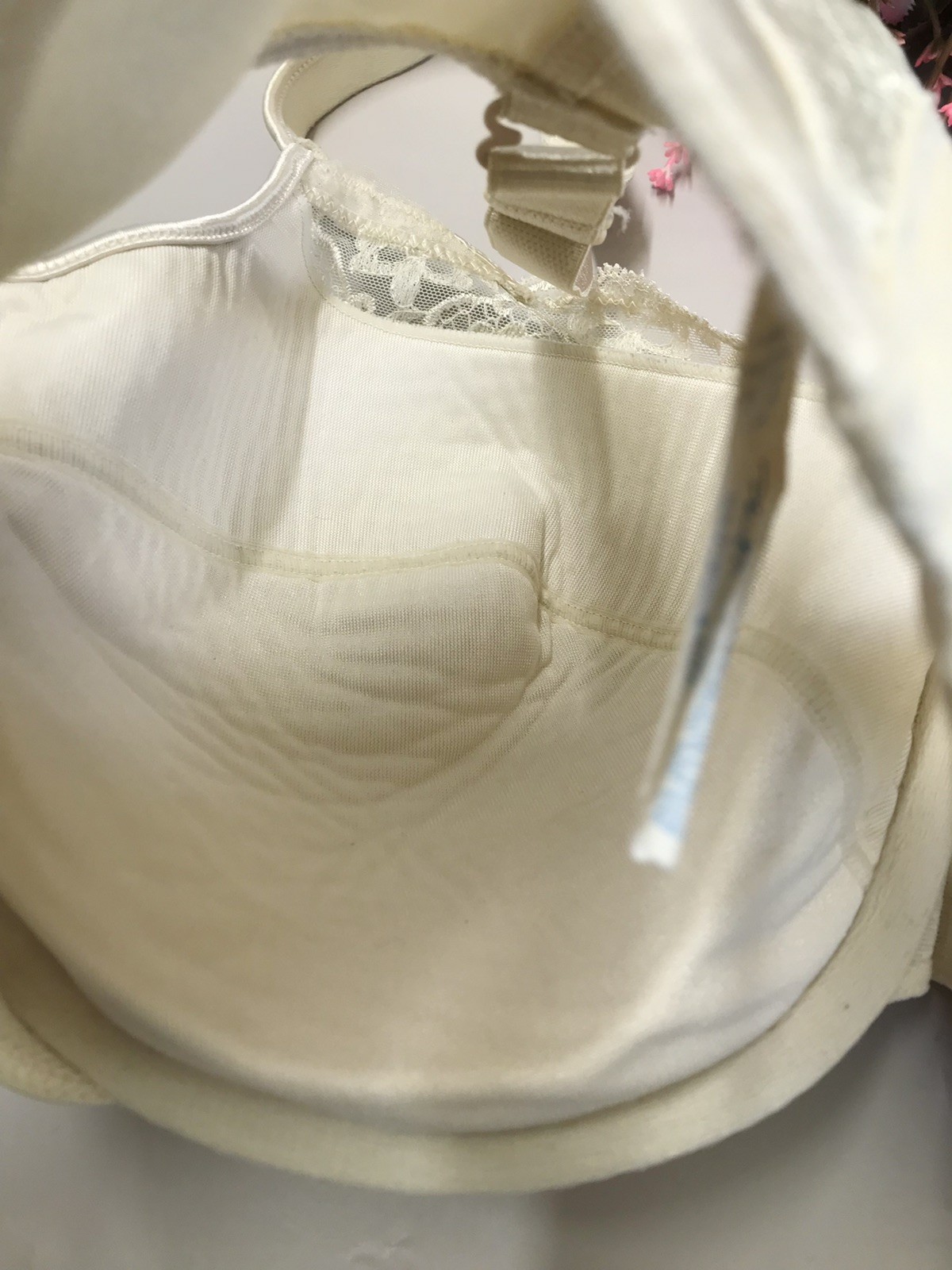 Vintage Playtex Secrets Satin & Lace #4022 Underwire Soft Cup Bra In Ivory 40DD