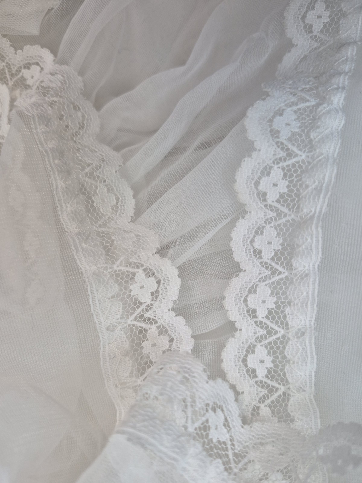 Vintage Authentic Q&rsquo;ute American-Made Petticoat Slip – Tiered Tulle & Lace( S)