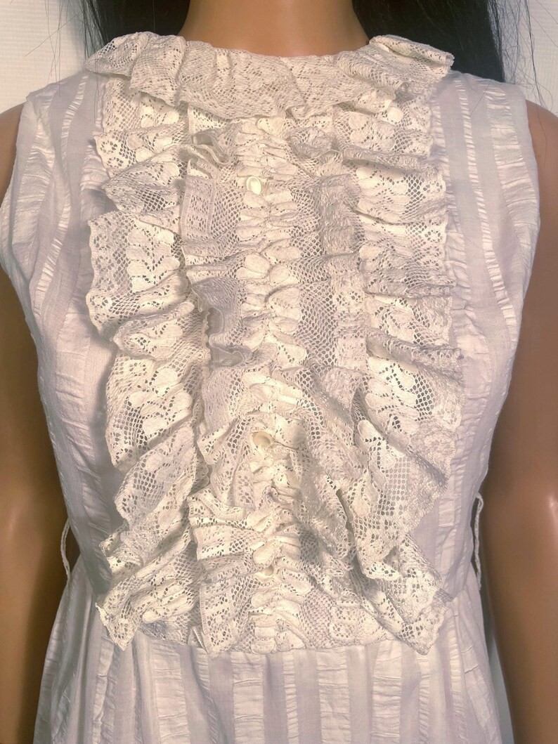 Vintage 1960s White Frilly Lace Mod Cotton Mini Dress Size XS/S