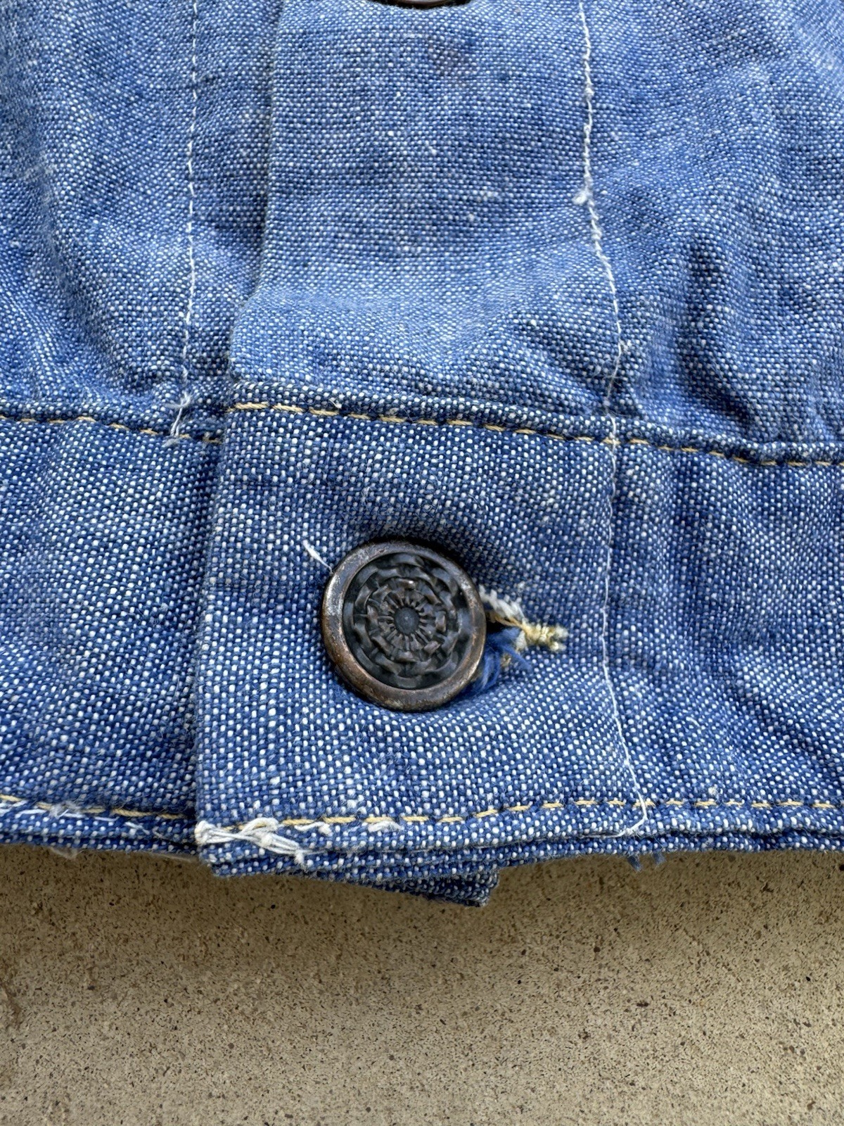 1970s Embroidered Chambray Jacket Floral Western Trucker Cotton Mexico S/M VTG
