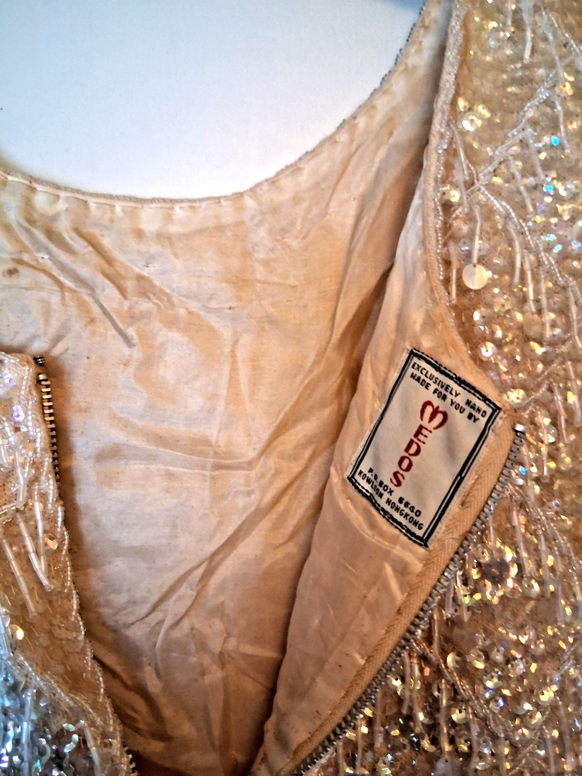 Vintage Womens Ivory Iridescent Sequin Beaded Knit Tank Top Hand Made HONG KONG