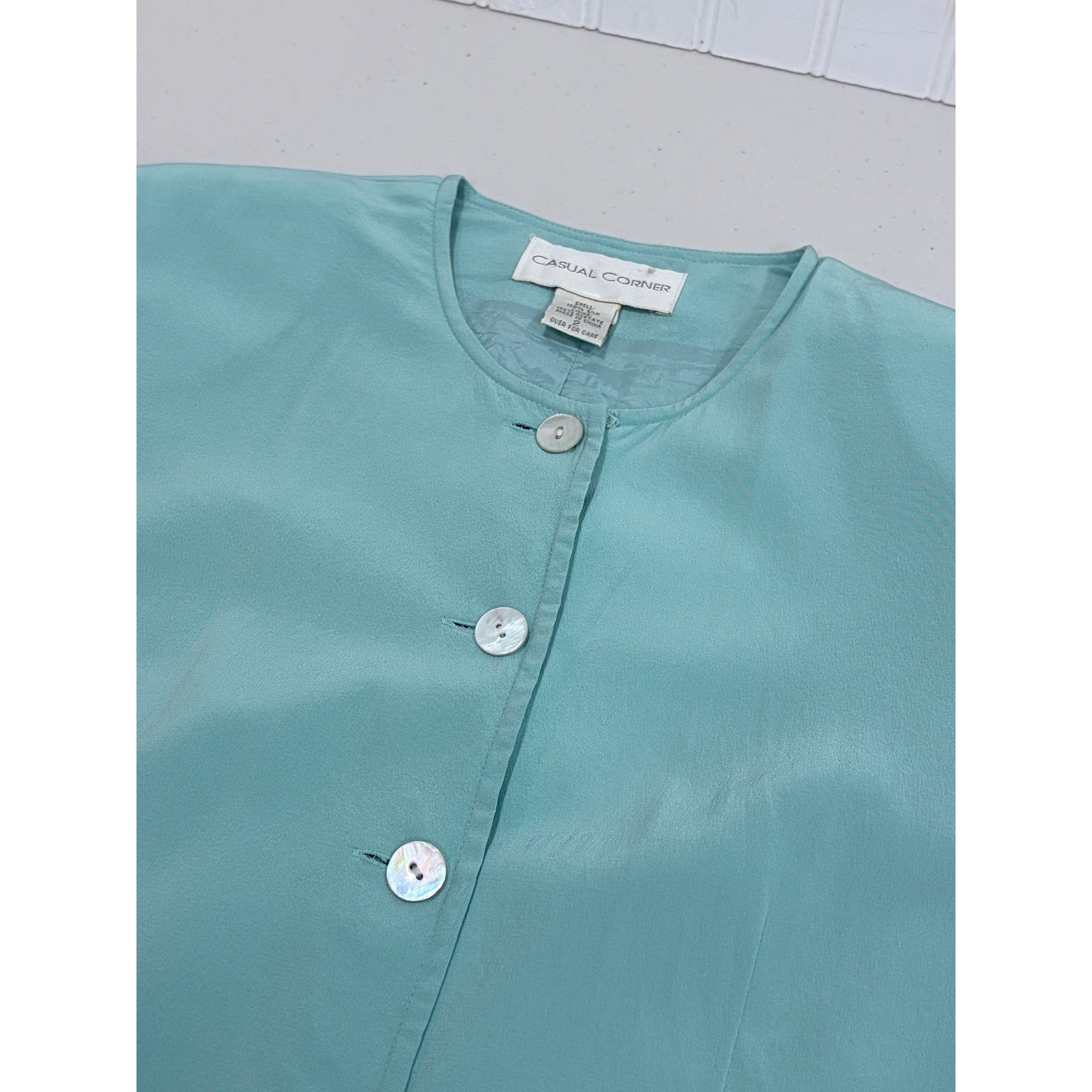 Vintage Casual Corner 100% Silk Button Front Blouse Aqua Turquoise Lined Size 2
