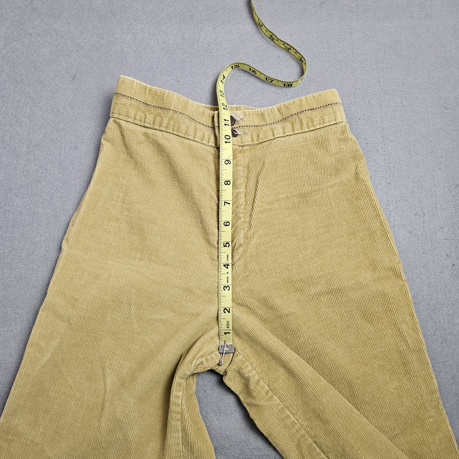 Vintage 70’s Levis Flared Corduroy Pants Womens Size 5 Measures 23×32