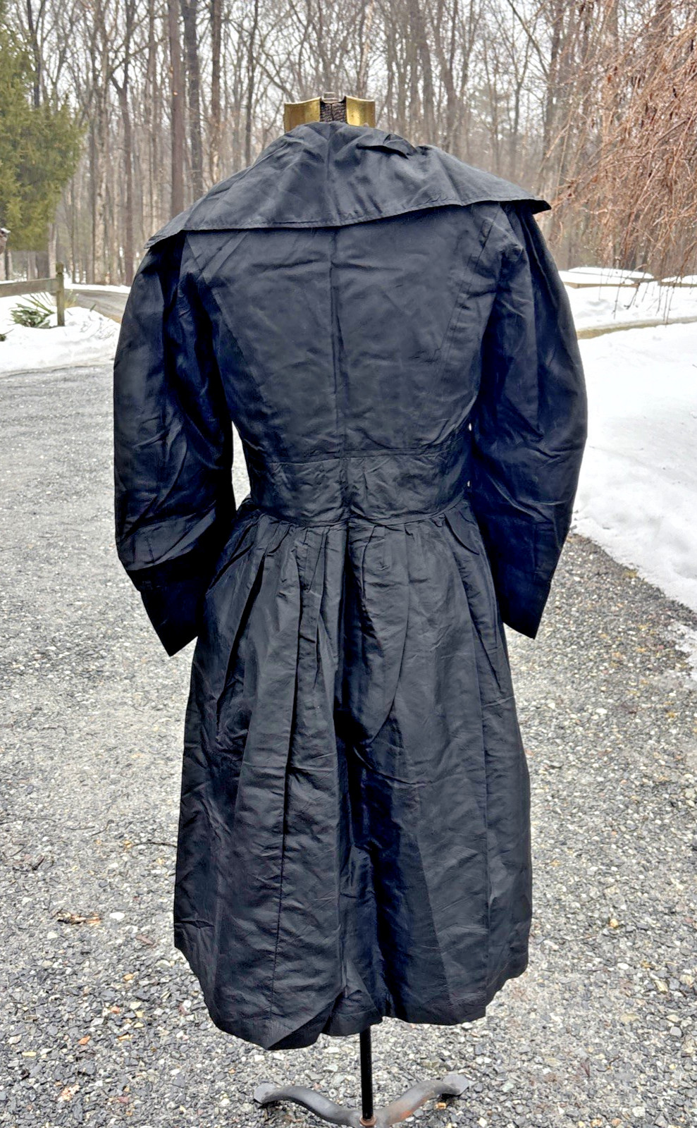 1800&rsquo;s Antique Victorian Ladies Black Silk Taffeta Mourning Coat w/ Large Collar