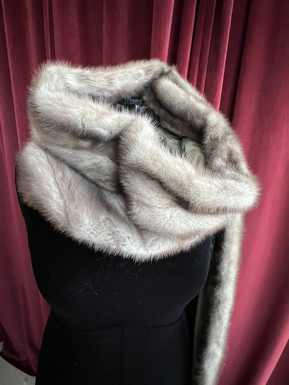 Hattie Carnegie • Fur Stole • Hollywood Length • Vintage Designer Couture