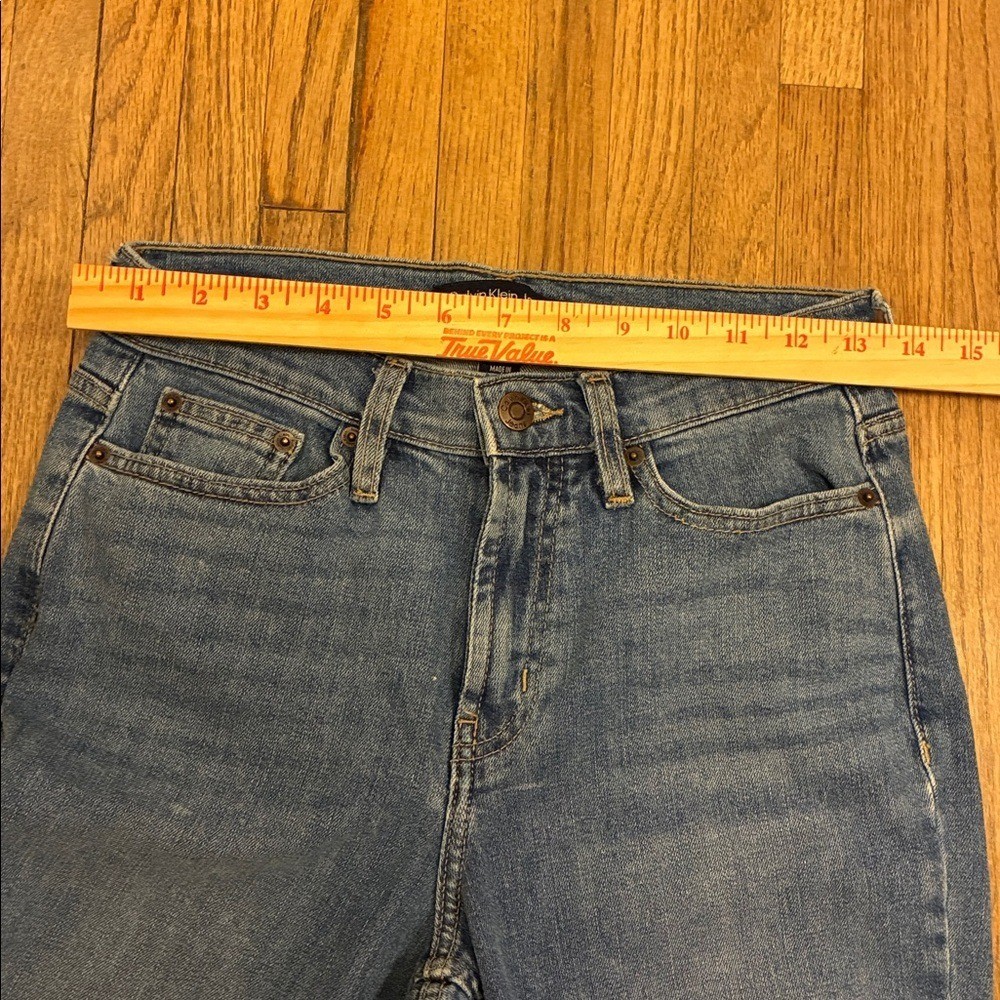 Vintage Calvin Klein Straight Leg Jeans in Medium Blue Wash Size 25