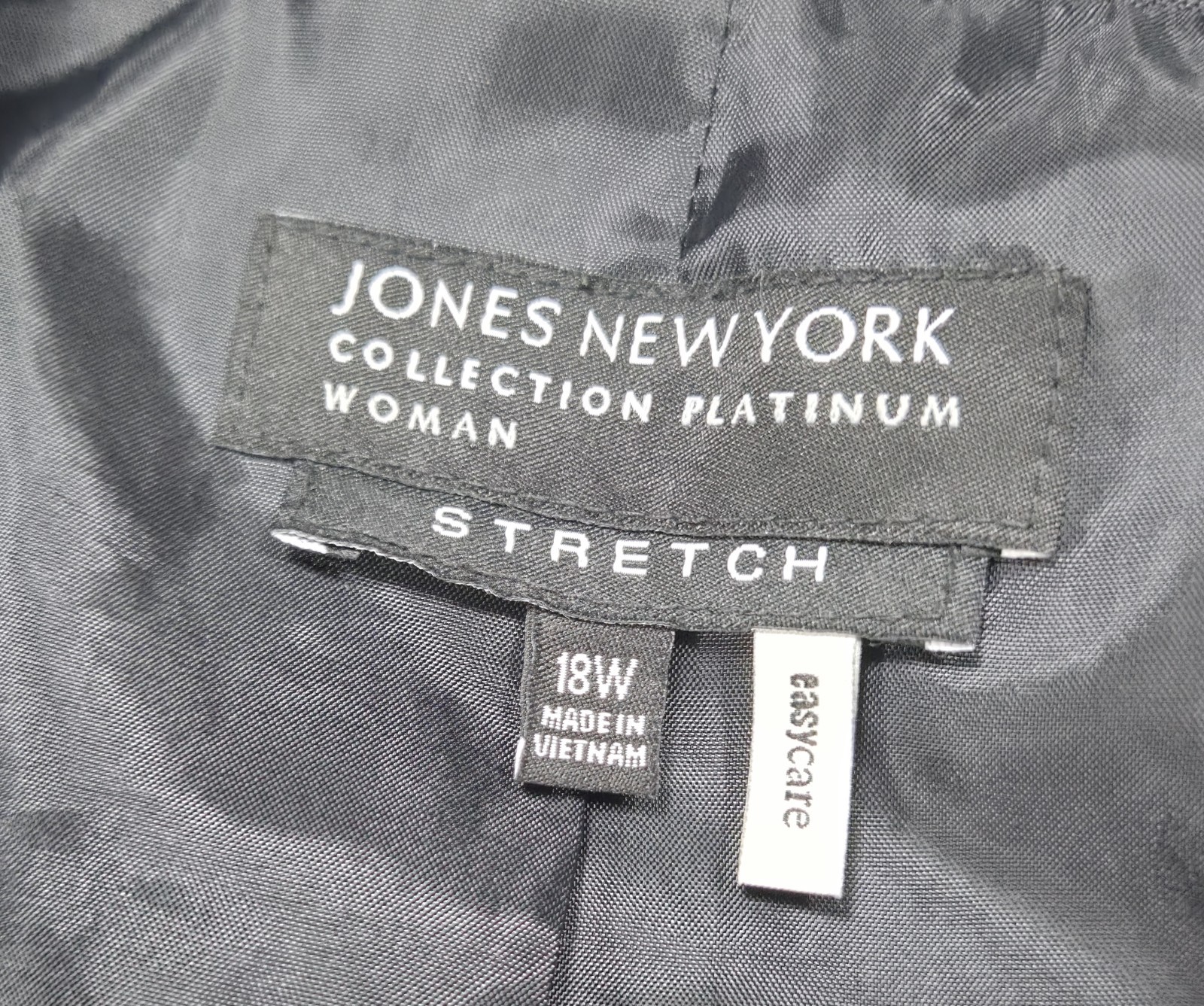 Jones New York Blazer Size 18 Lined Black 2 Button Business Classic Easy Care