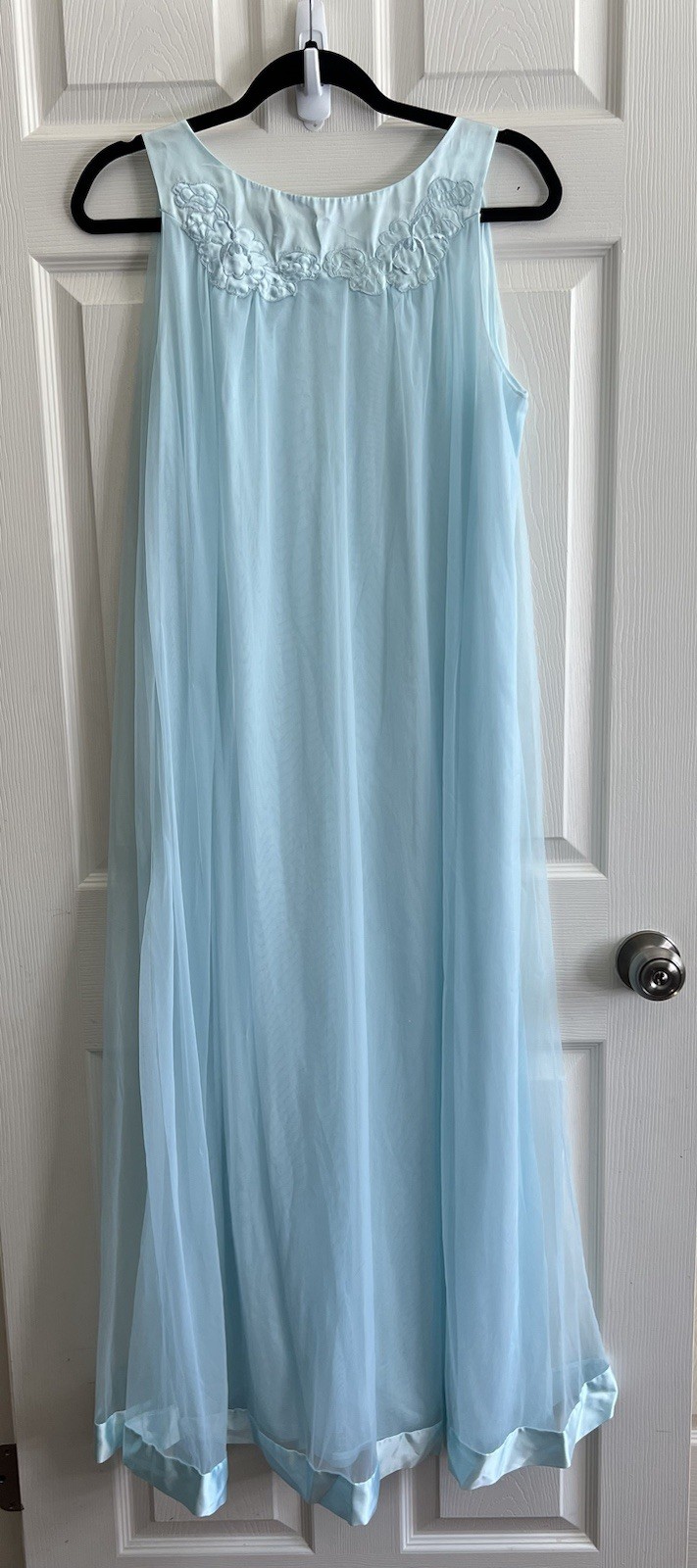 GOSSARD ARTEMIS Vintage 80&rsquo;s Powder Blue Embroidered Peignoir Nightgown Sz M